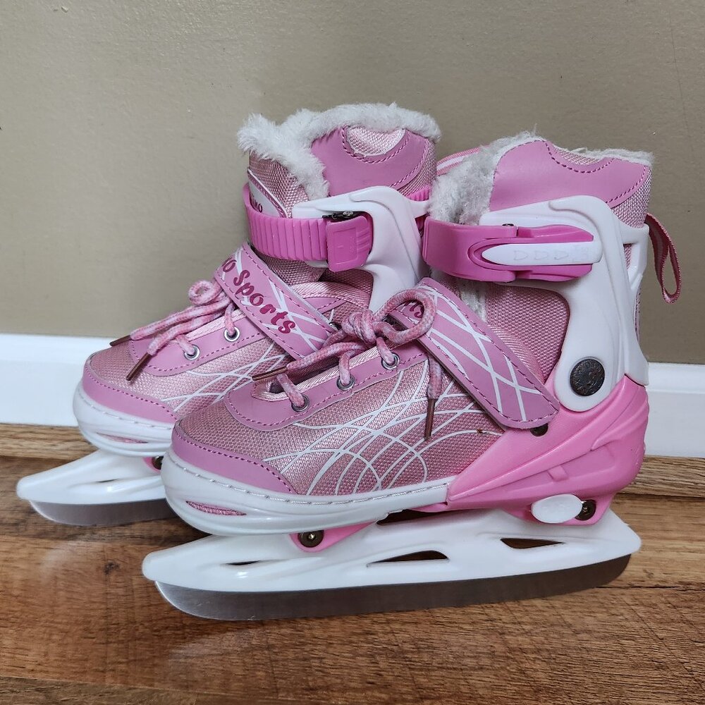 Xino Sports Adjustable Pink Girls Ice Skating Shoes Size J13-3